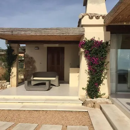 Vista Mare Infinity Pool Apartment Marinella (Sardinia)